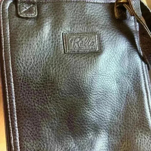 Relic Brown Cross Body Purse. Lots of Pockets. Adjustable Strap. - Picture 3 of 9